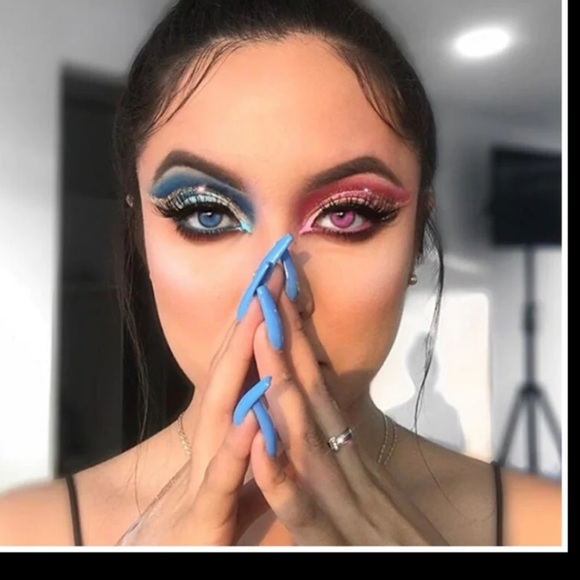 New UltraFine Eyeliner Black 1001 - Picture 2 of 3